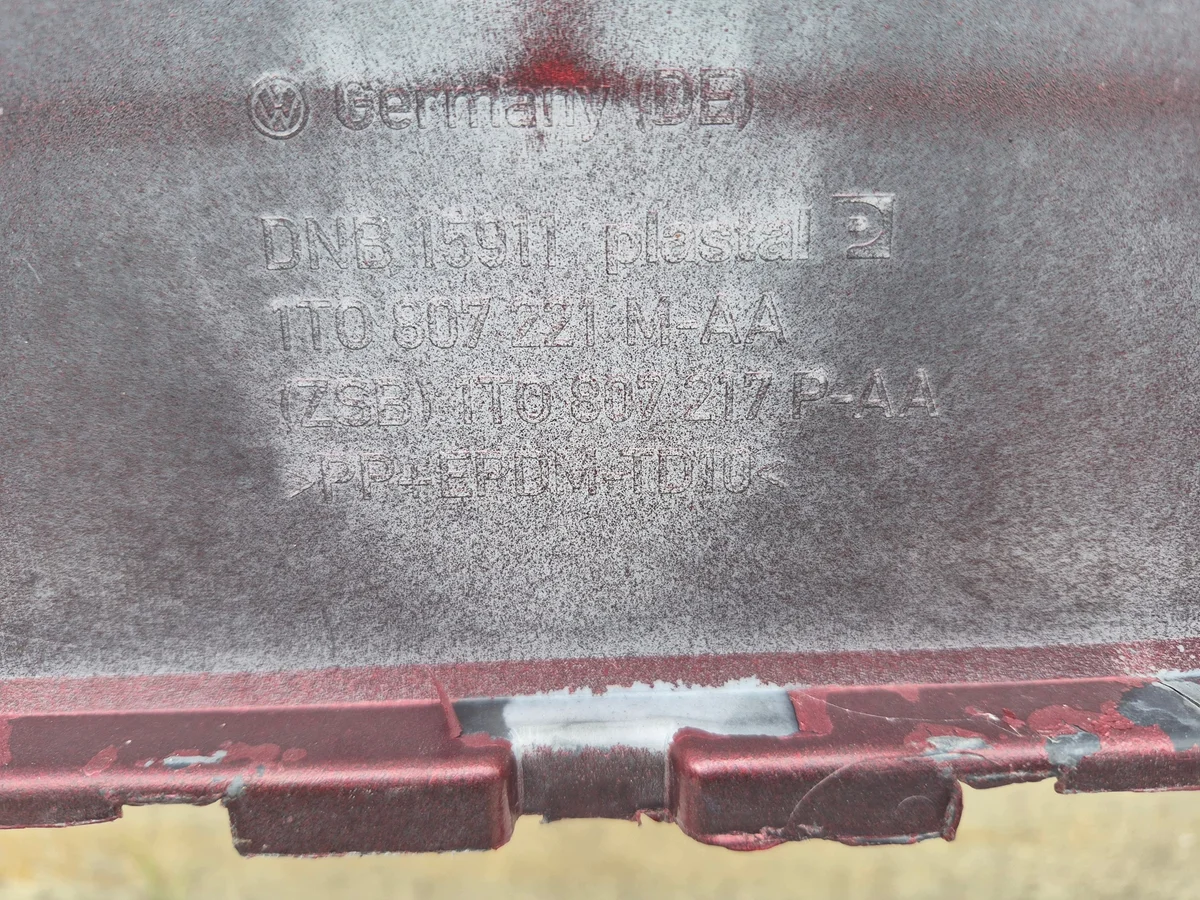 VW Touran 2010-2015 Framstöt image 7
