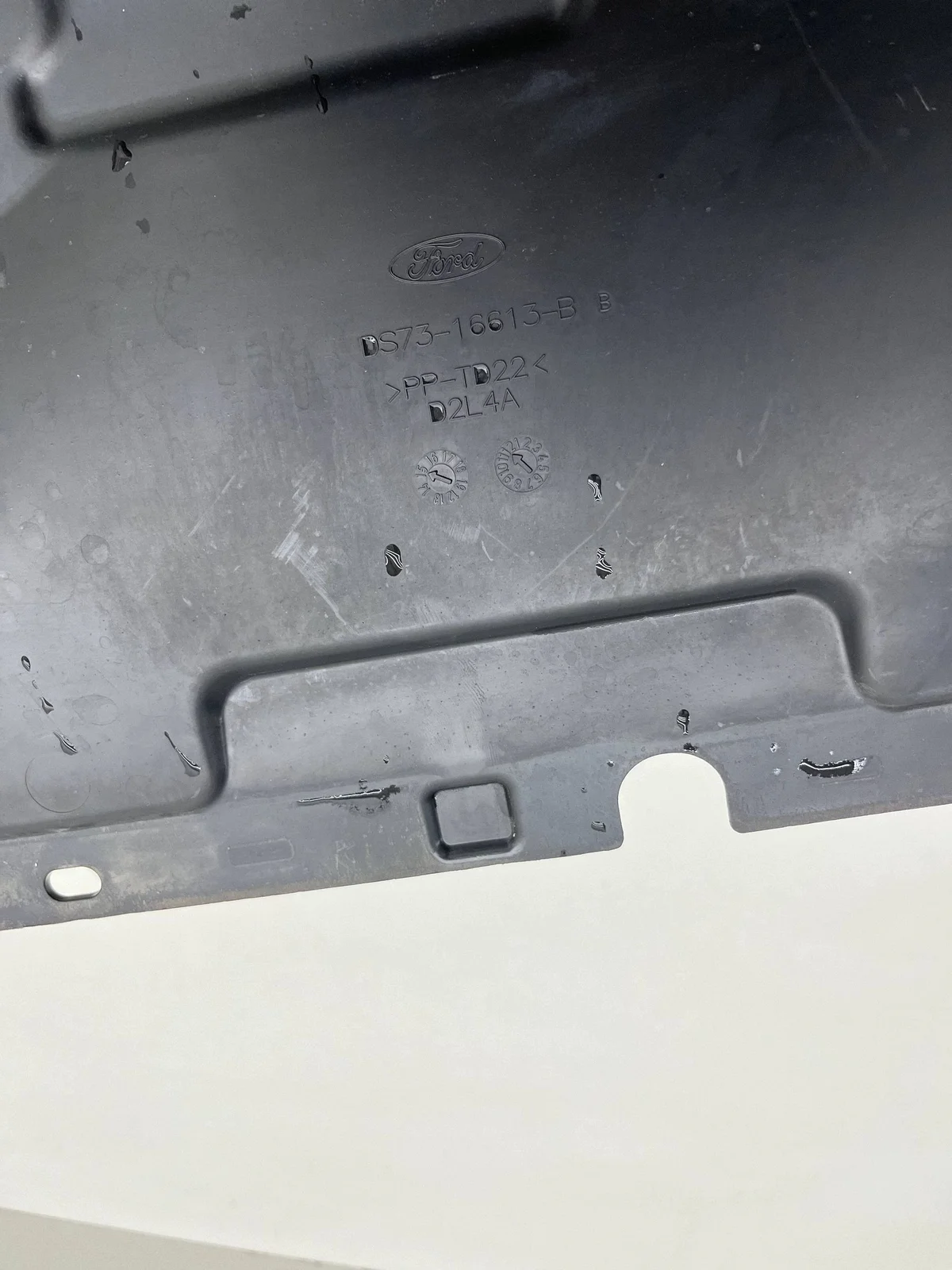 Ford Mondeo MK5 Cache radiateur avant image 6