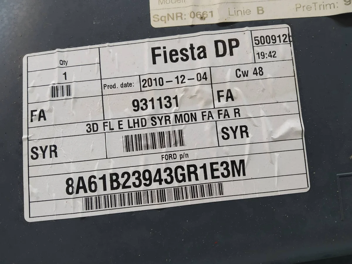 Dörrpanel vänster fram Ford Fiesta Mk7 image 4