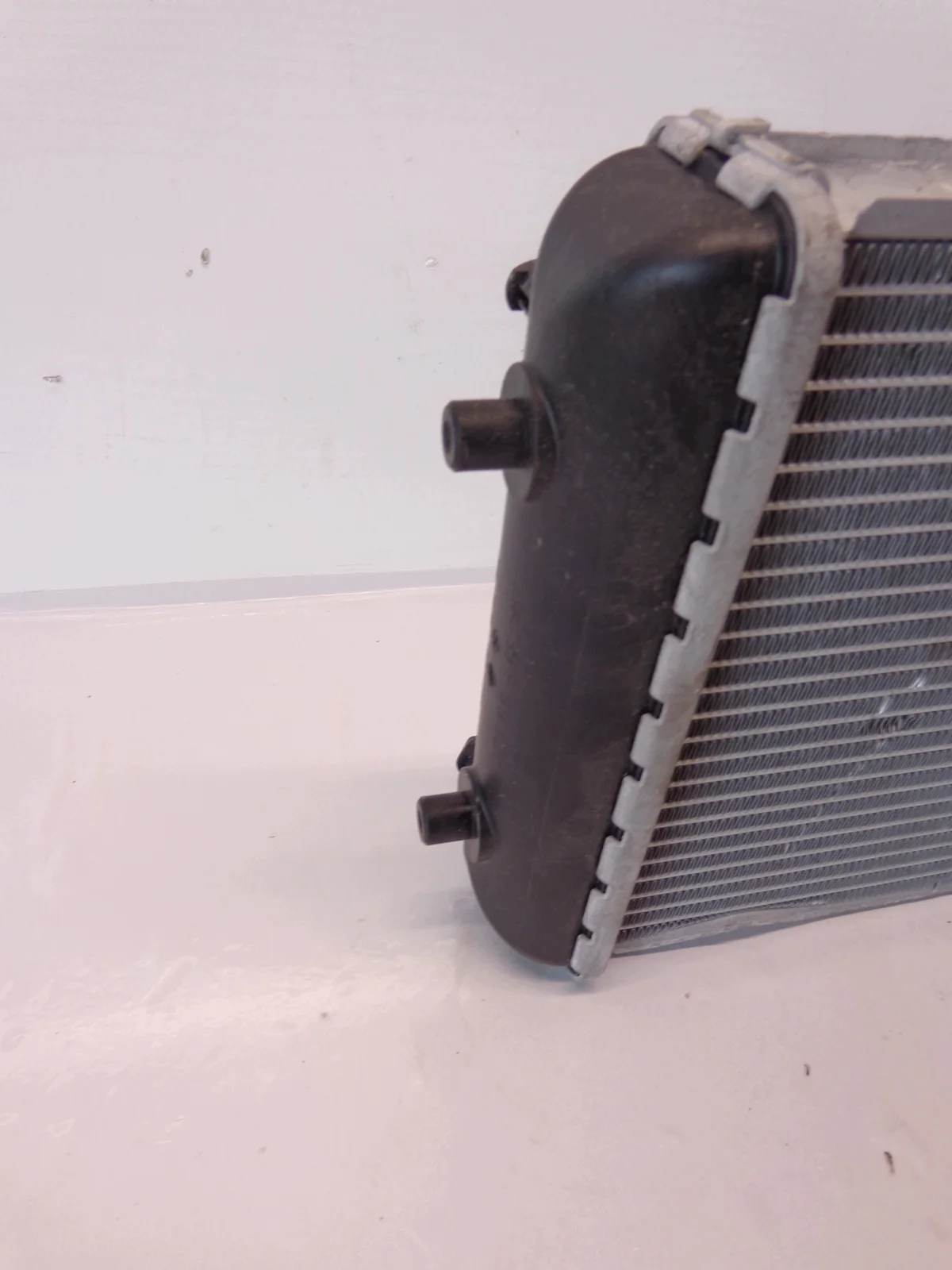 Audi A4 RS4 Zusatzkühler Wasser 8K0121212C image 3