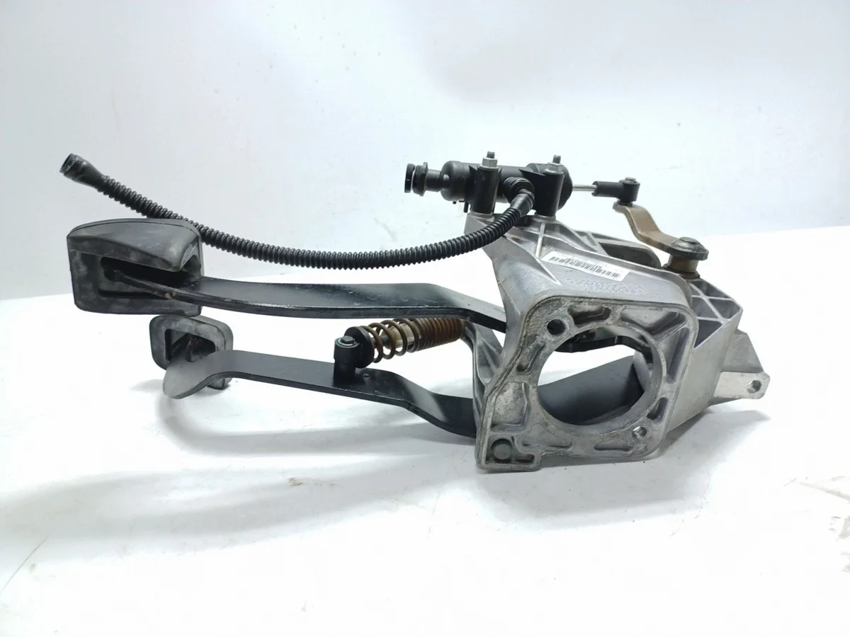 Mercedes C W205 Pedalset gebraucht thumbnail 4