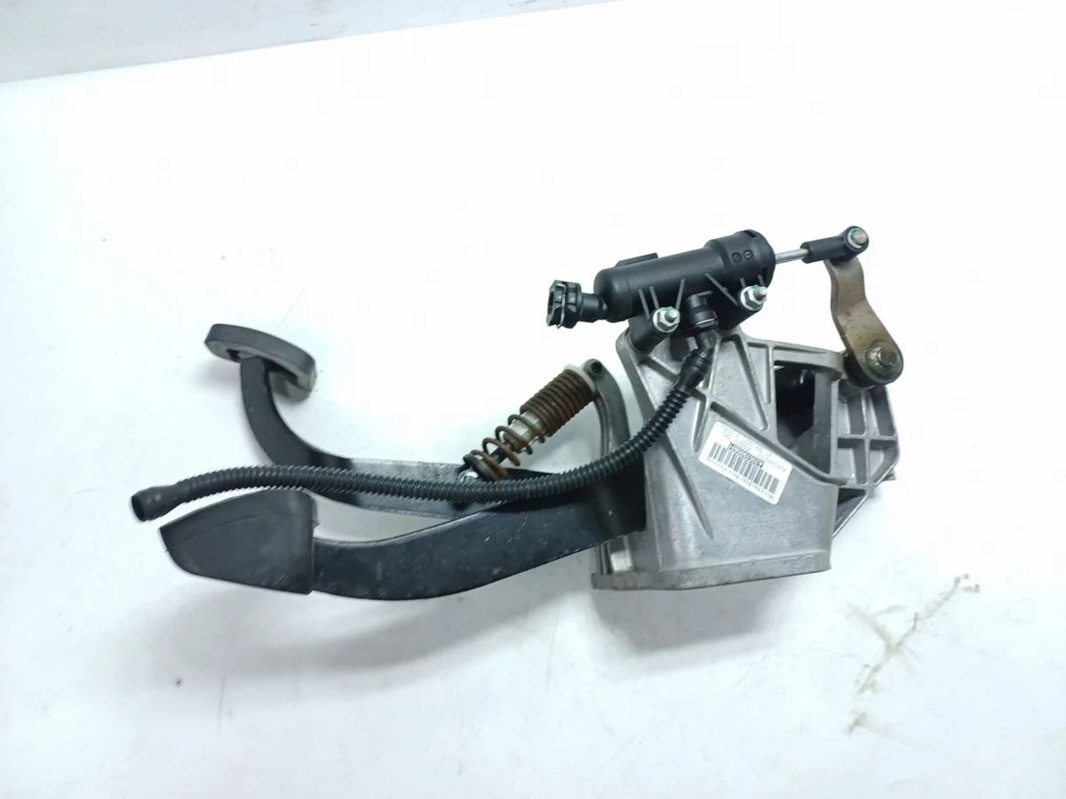 Mercedes C W205 Pedalset gebraucht thumbnail 5