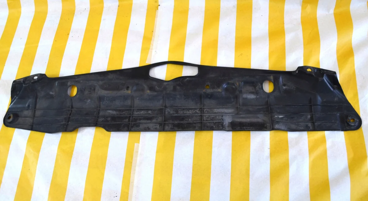 Copertura paraurti Toyota Corolla E12 usata image 3