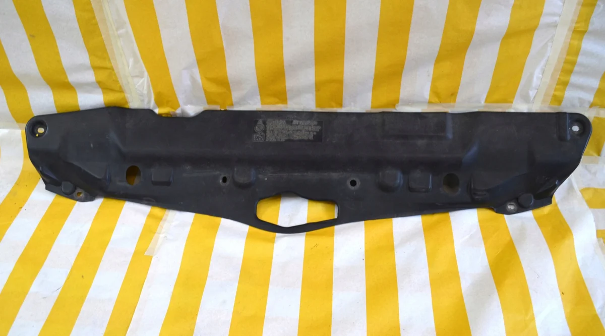 Copertura paraurti Toyota Corolla E12 usata image 4