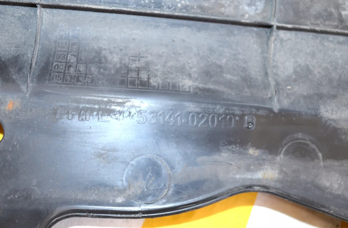 Copertura paraurti Toyota Corolla E12 usata image 5