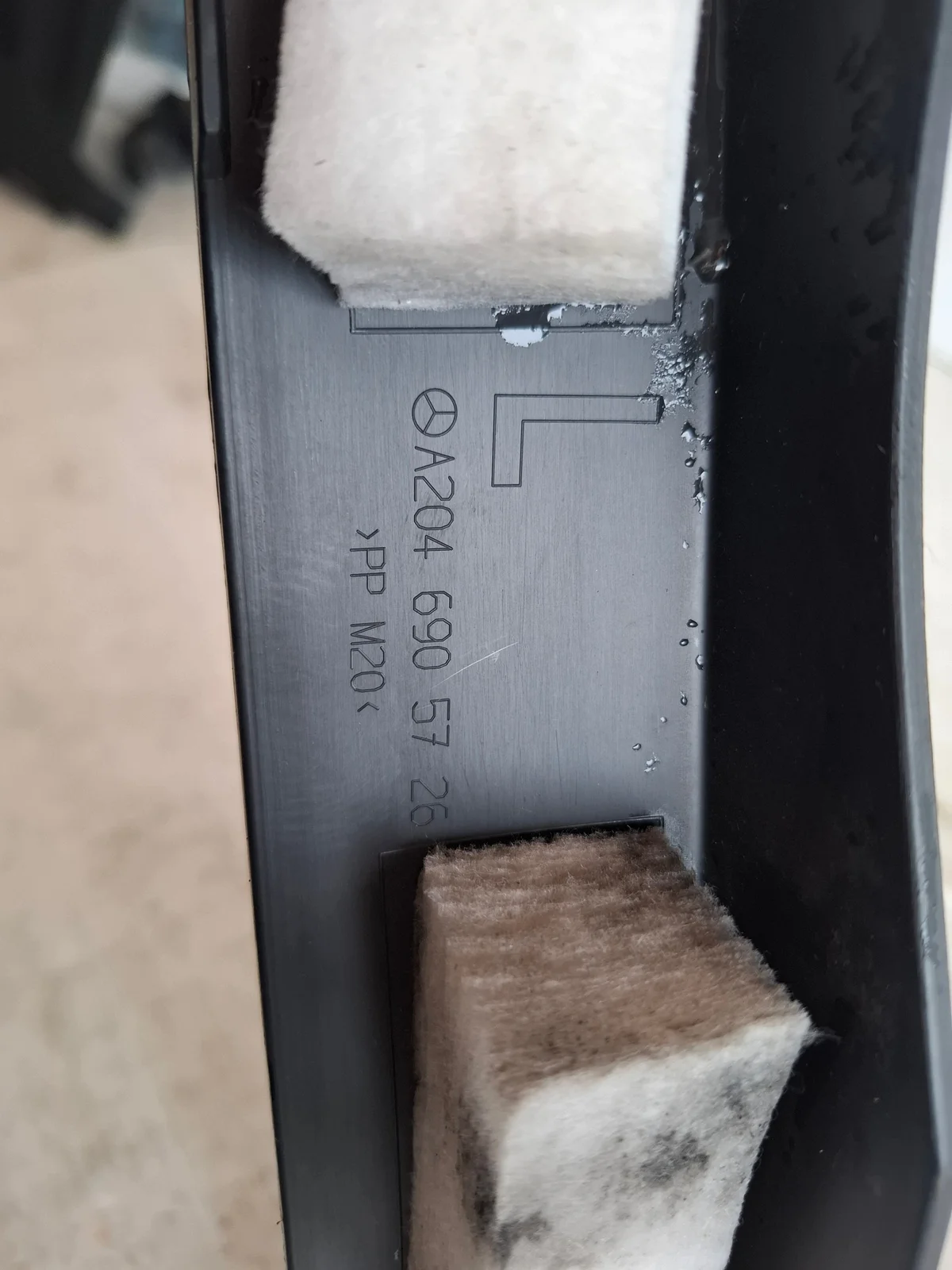 Mercedes W204 Verkleidung Sitz Links Hinten image 6