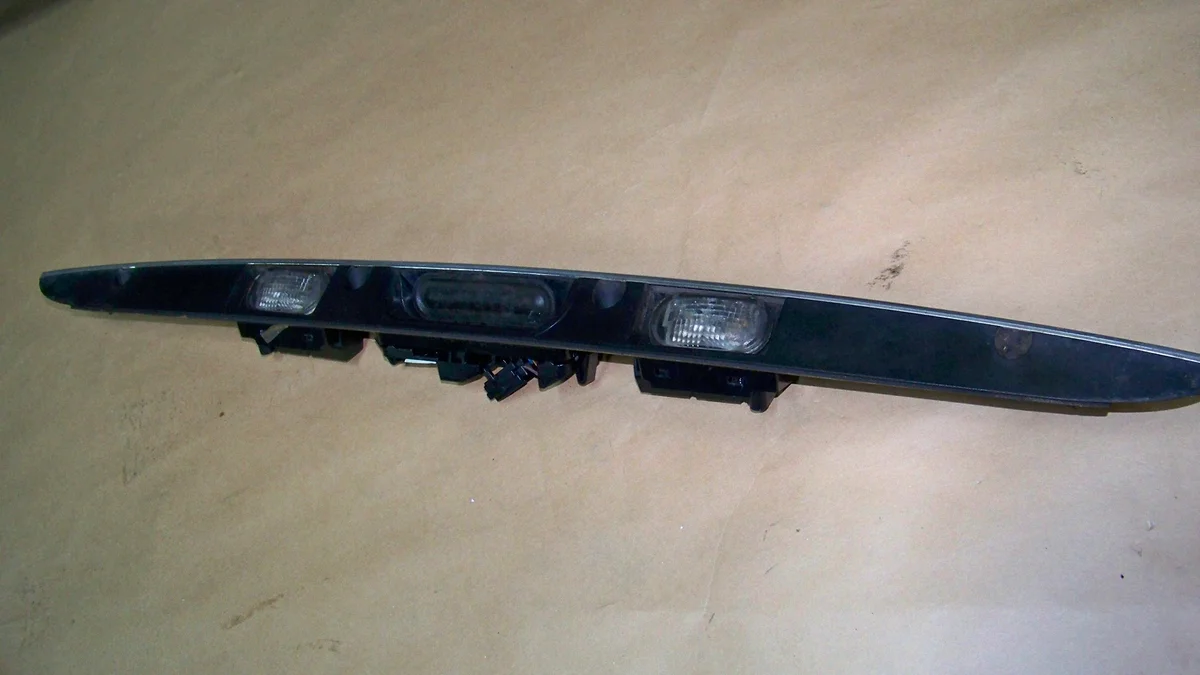 Mercedes A W169 08r Blende Kofferraumklappe image 3