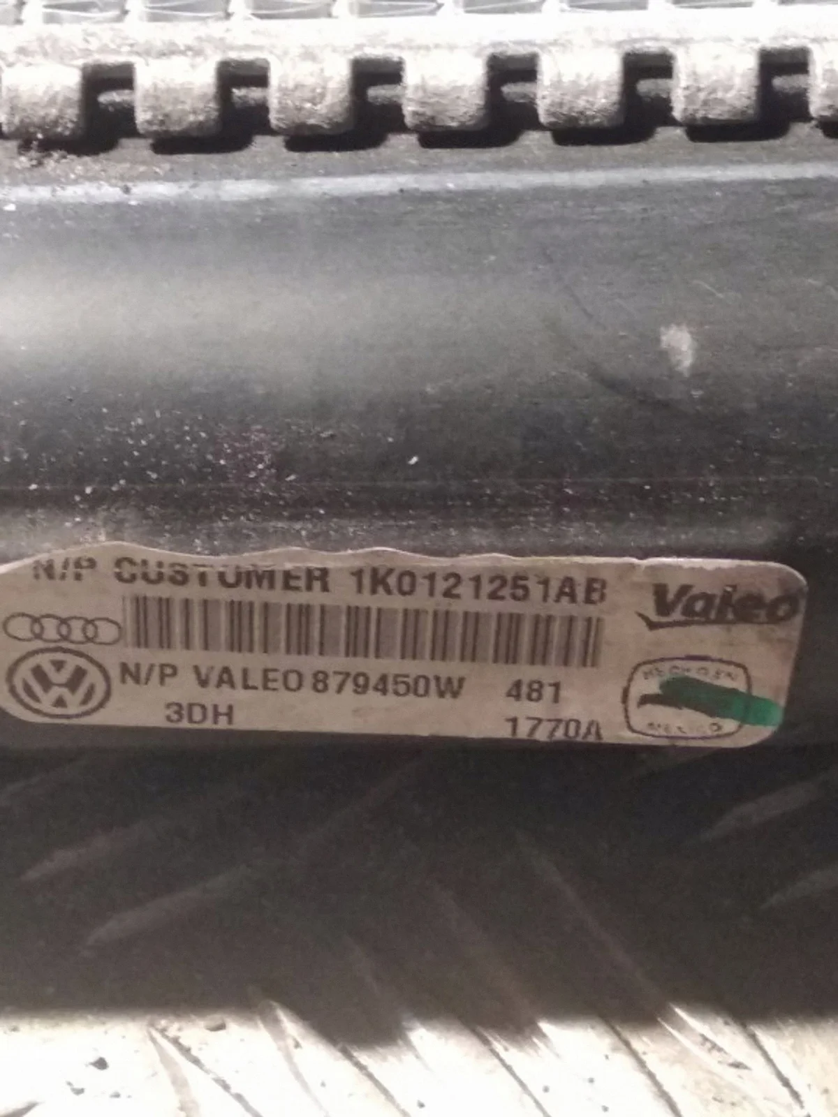 Vedenjäähdytin VW 1K0121251AB Käytetty image 3