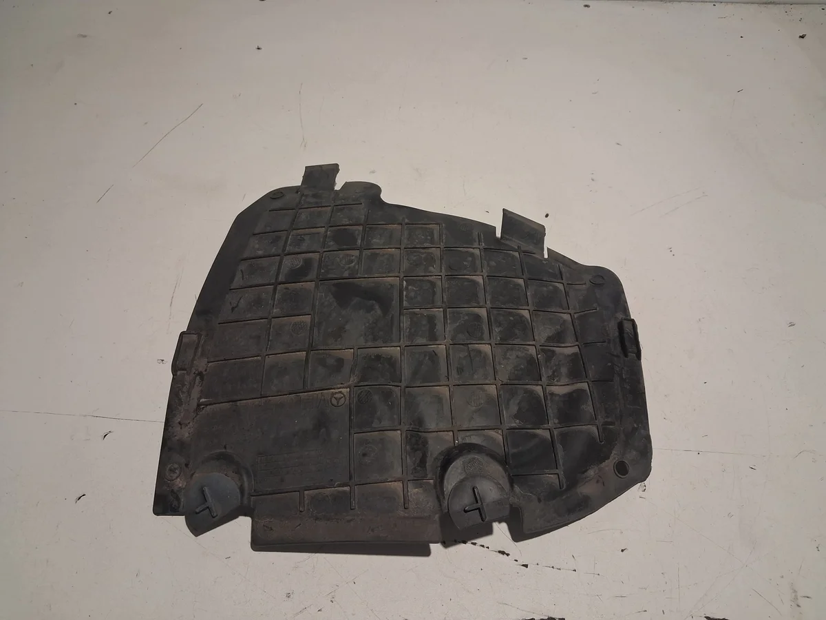 MERCEDES C W205 Radlaufblende links vorne