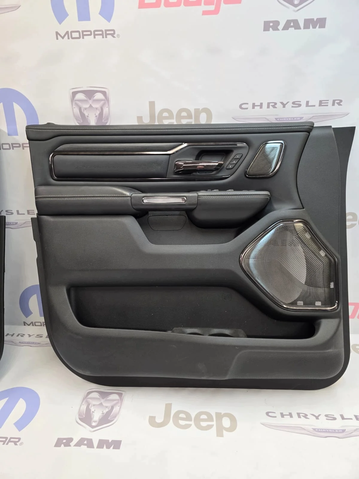 Dodge Ram sidopanel dörr svart läder image 4