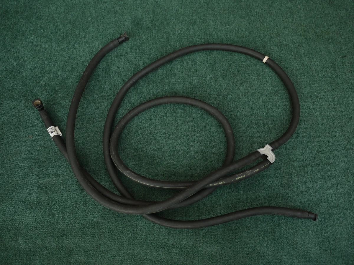 Washer Hose Aston Martin DBS DB9 4G43-13C100-BA