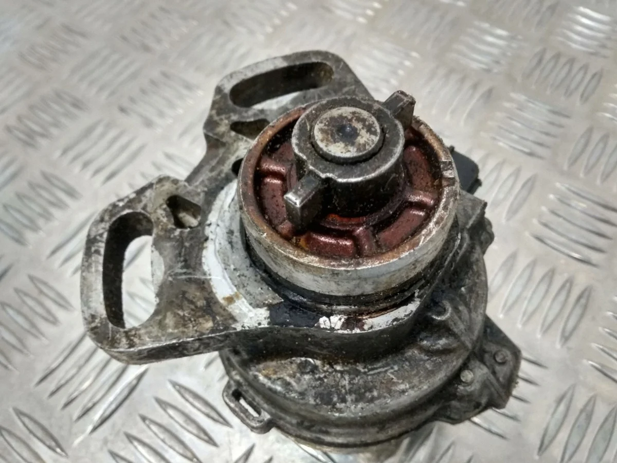 Mazda 323 F Distribuidor de ignição T2T52371