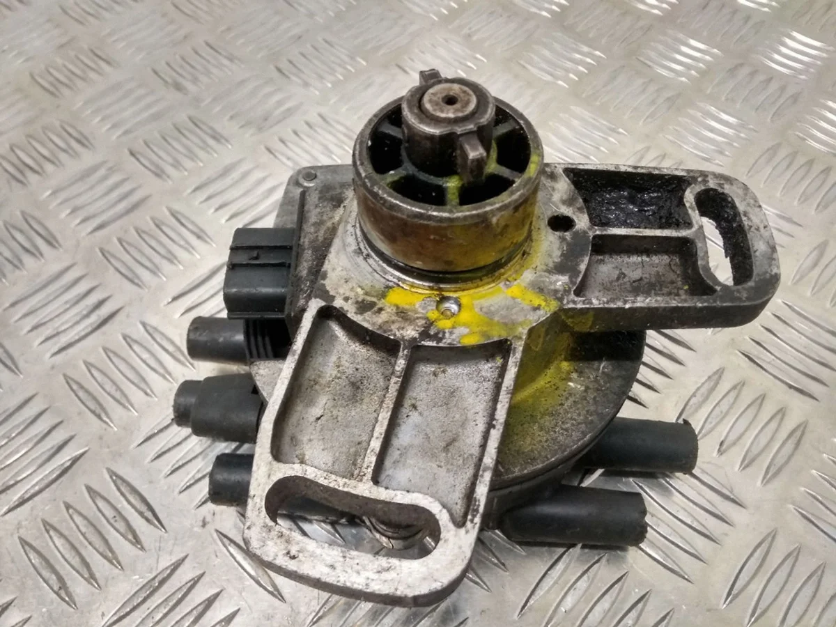 Sytytyksen jakaja Mazda Xedos 6 T0T52071A