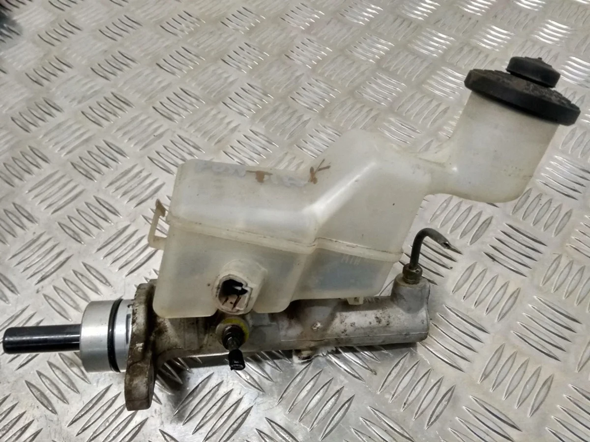 Cilindertje rembekrachtiger Pontiac Vibe 13231110390
