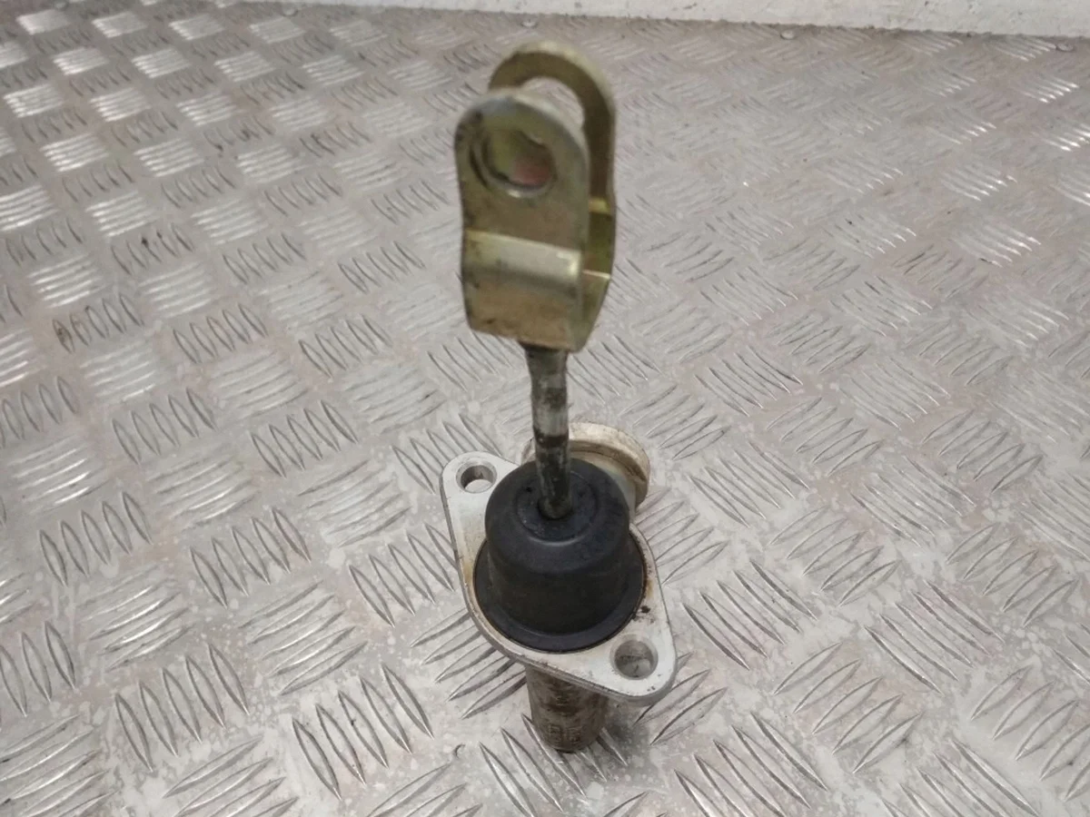 Pompe d'embrayage Mitsubishi Carisma 1999 NMZ10354 image 3