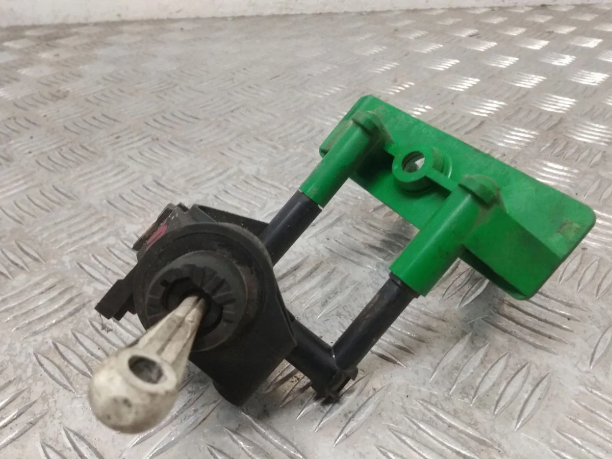 Pompeta Embraiagem Ford Transit MK7 PA66-GF35 image 3