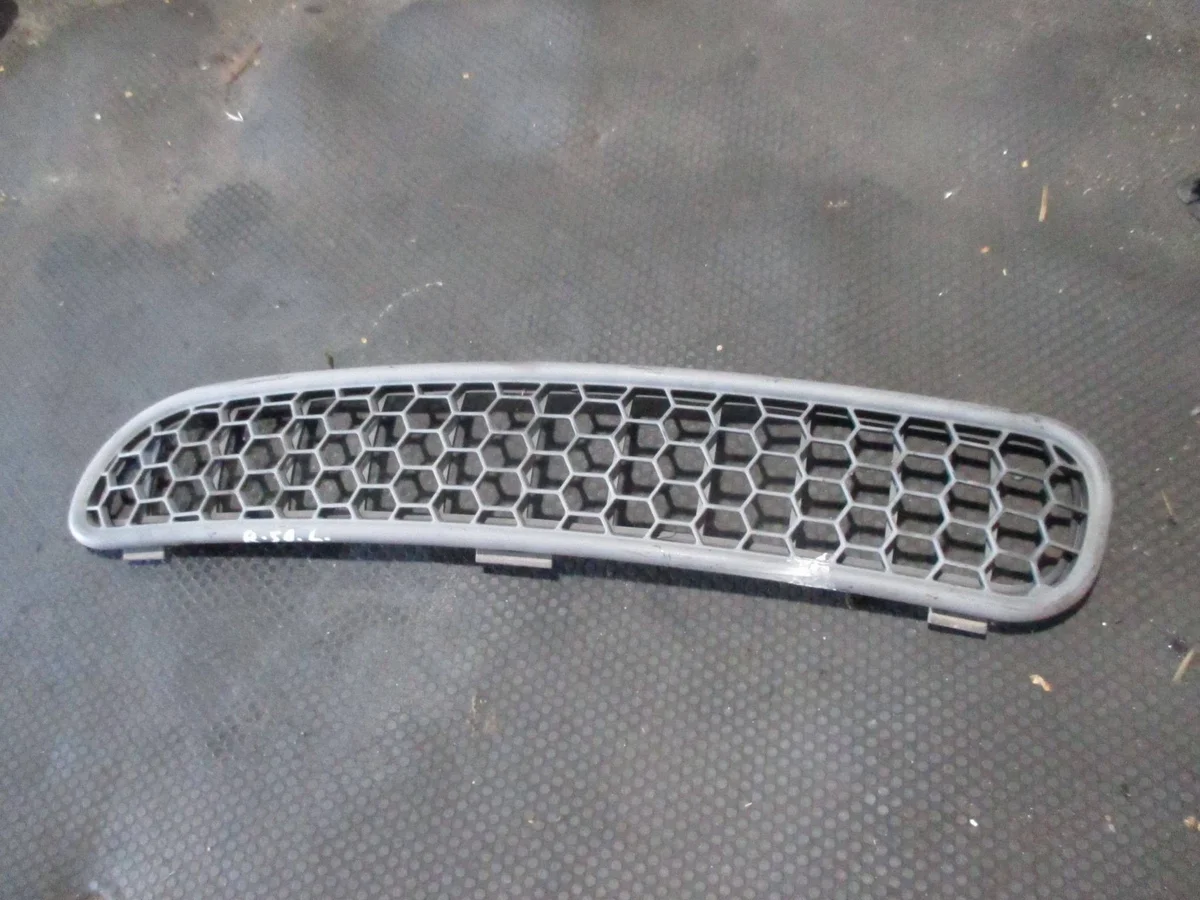 Mini One/Cooper R50-53 Left Hood Grille