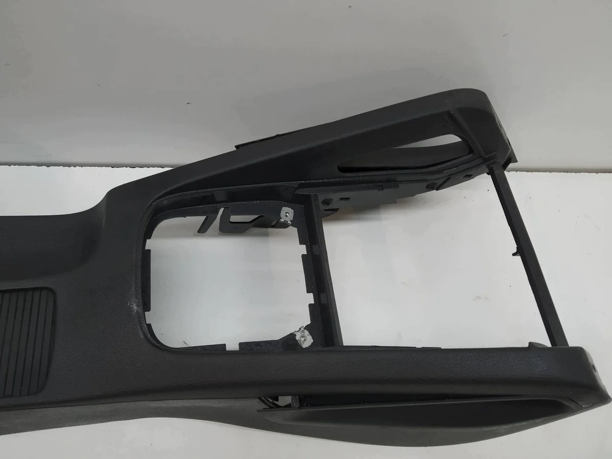 Mittkonsol VW Golf V (2004-2009) Armstöd image 5