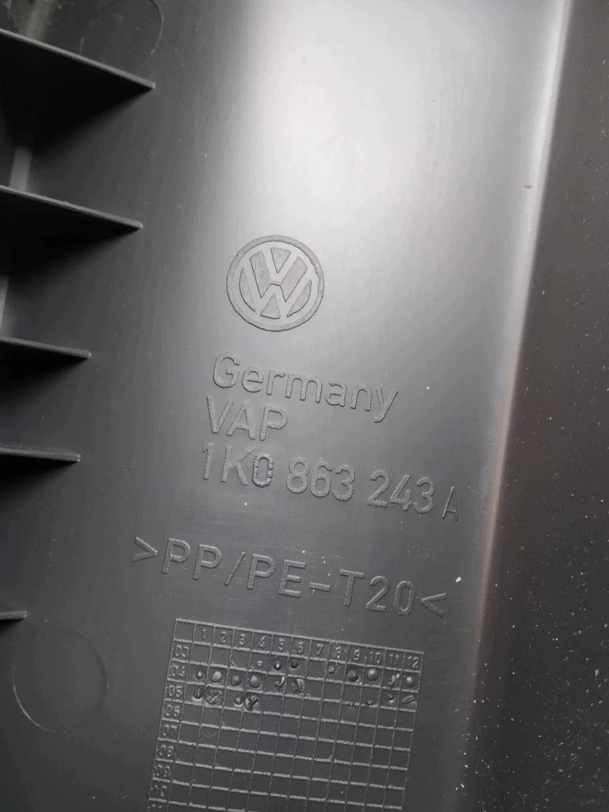 Mittkonsol VW Golf V (2004-2009) Armstöd image 9