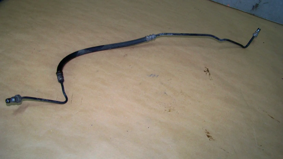 Tuyau d'embrayage Mercedes A W169 1.5 08r