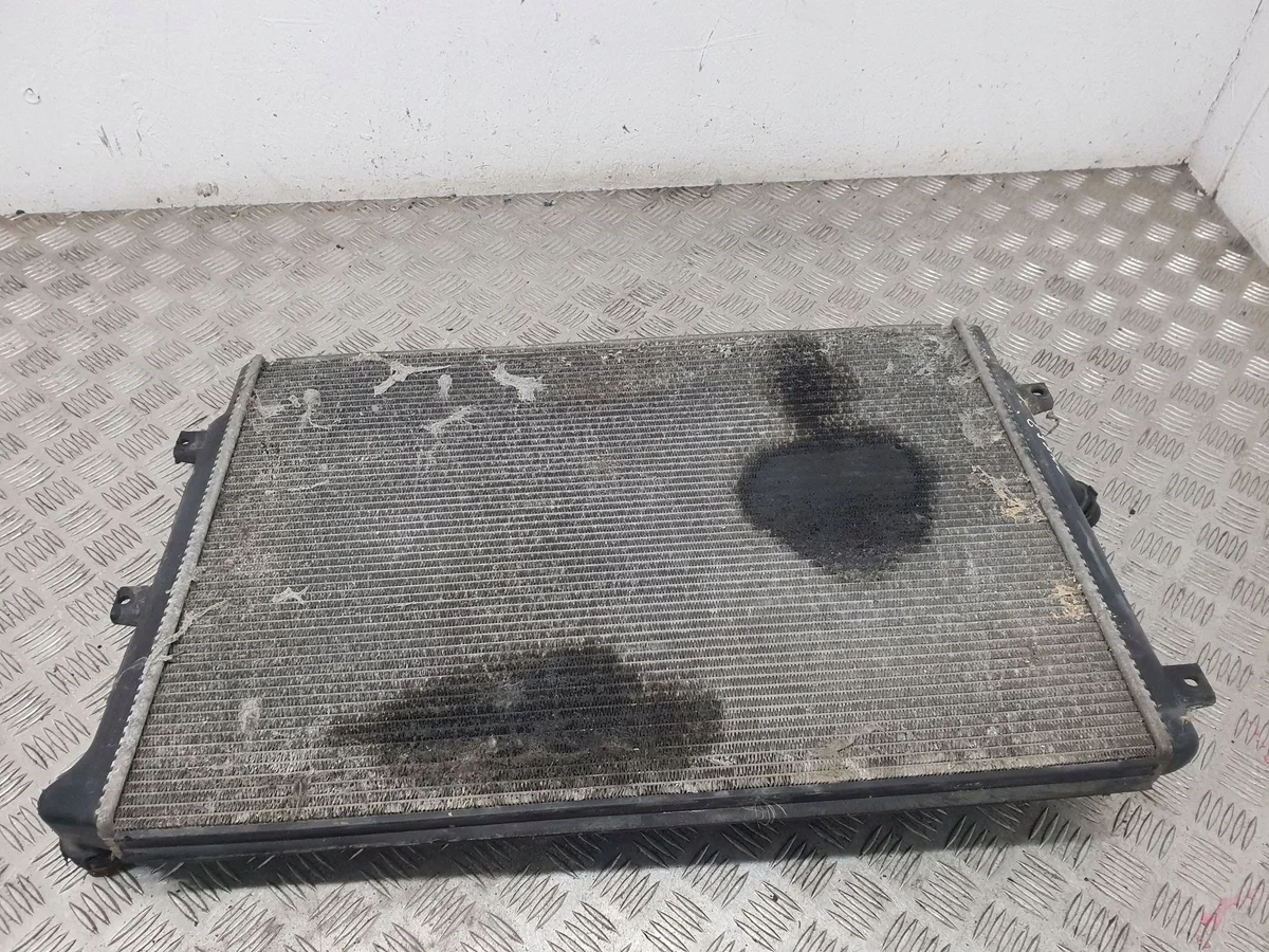 Radiatore acqua VW Touran 2.0 TDI usato