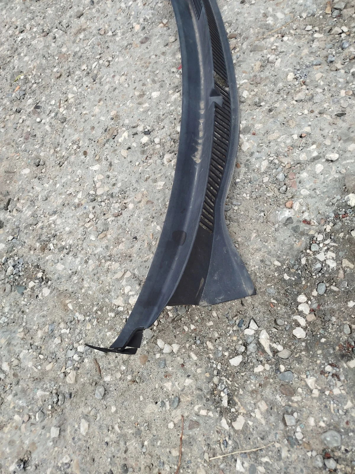 VW Polo 6Q Windshield Wiper Cowl Panel 6Q1819415B image 3