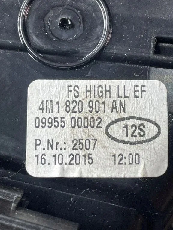 Audi Q7 Center Vent 4M1820901AN Used image 3