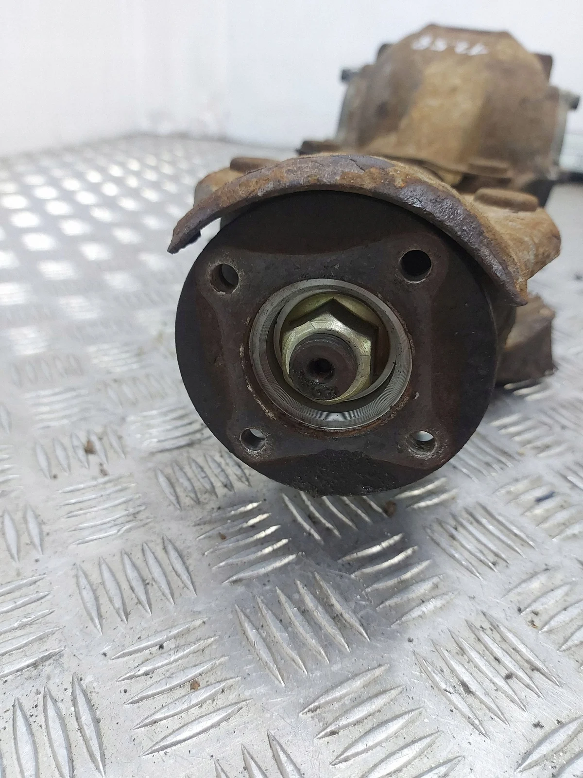 2001 Subaru Legacy Rear Differential W10 image 5