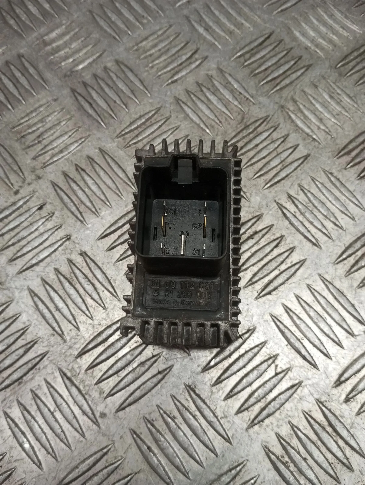 2004 Opel Vectra C Glow Plug Controller 09132691 image 3