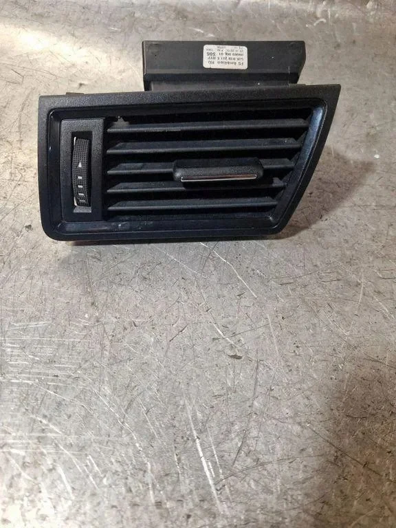 Skoda Rapid Air Vent 5JA819701E Used