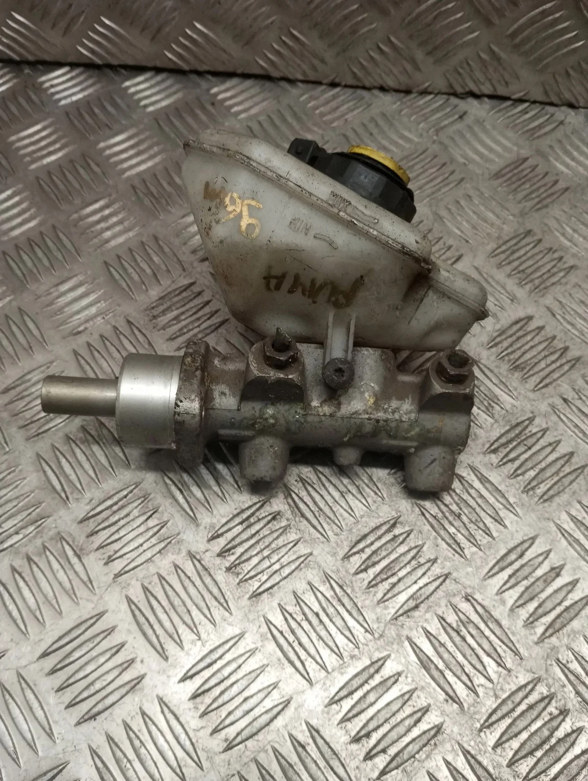 Geberzylinder Y6612K478AA Ford 1.4L 1998