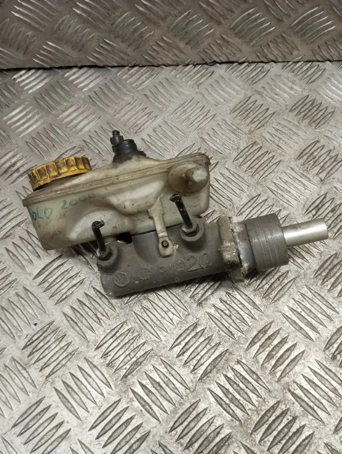 Volkswagen Polo jarrunestesäiliö NMZ36813