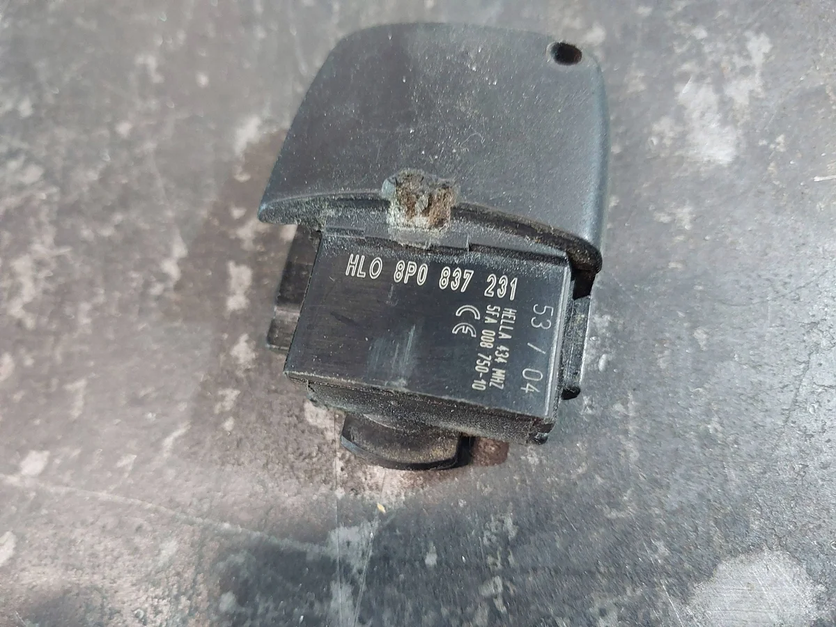 Chave Audi A3 8P 8P0837231 Usada image 5