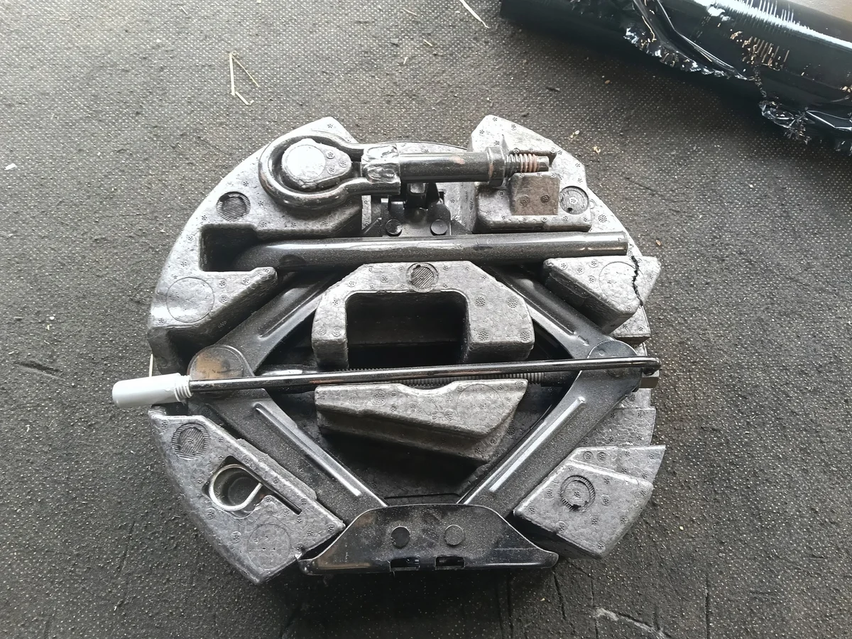 Ford Focus III Reparaturkit Wagenheber Anhängerkupplung