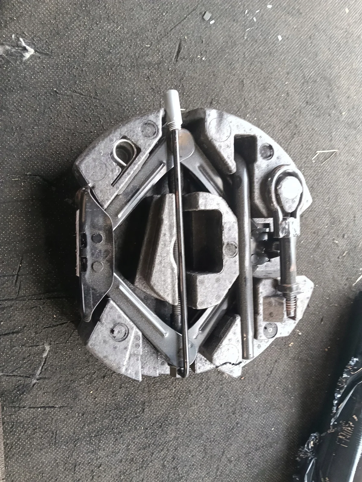 Ford Focus III Kit Gato Gancho Remolque BM51-17009-EC image 7