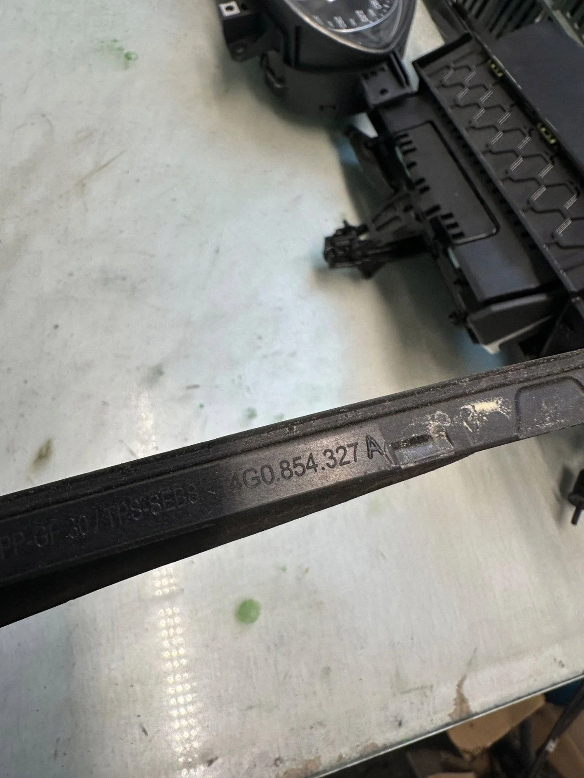 Audi A6 S6 C7 4G Linker Voorruit Afdichting 4G0854327A image 3
