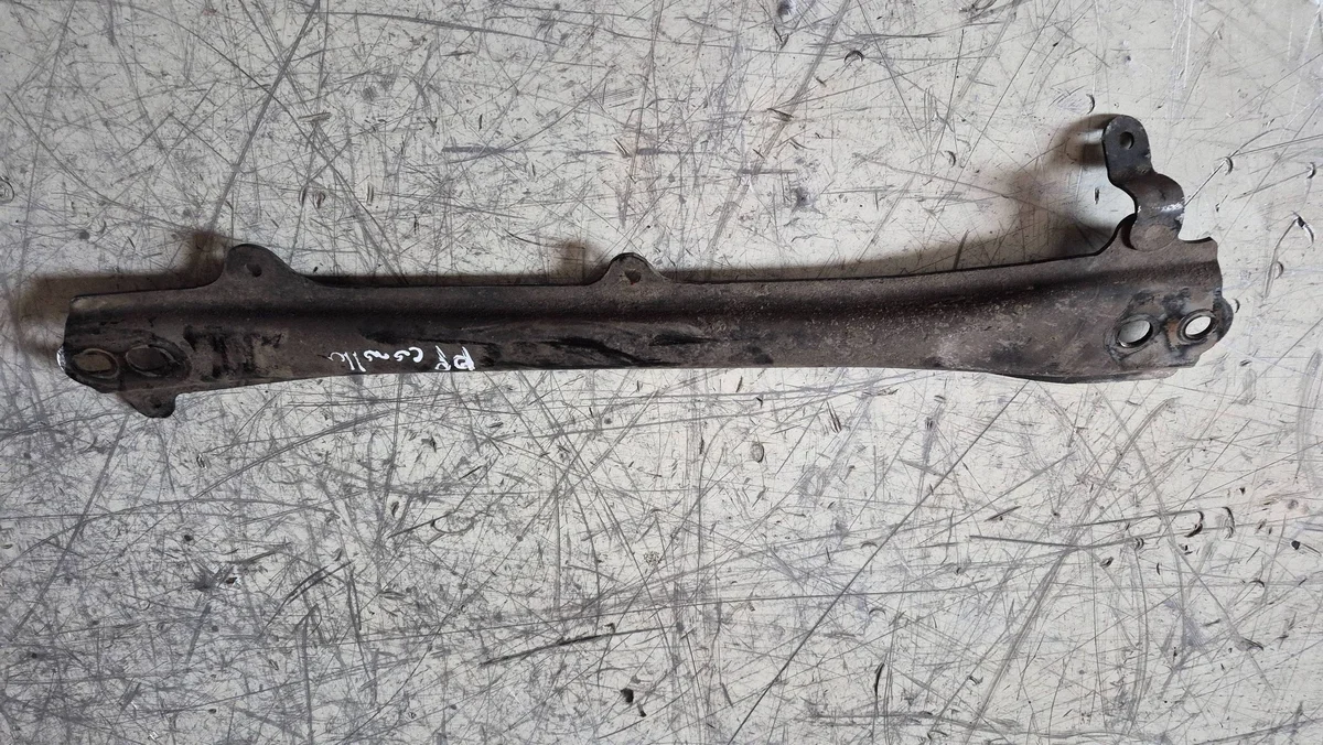 Soporte Toyota Corolla E210 E21 XRA8603