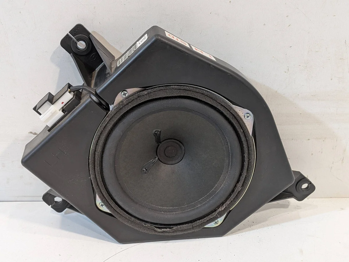 Lautsprecher hinten links Hyundai H-1, Starex