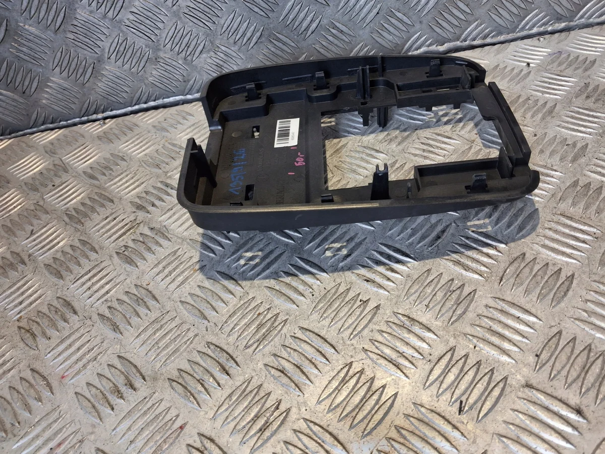 Support de feu plafonnier Renault Clio IV image 5
