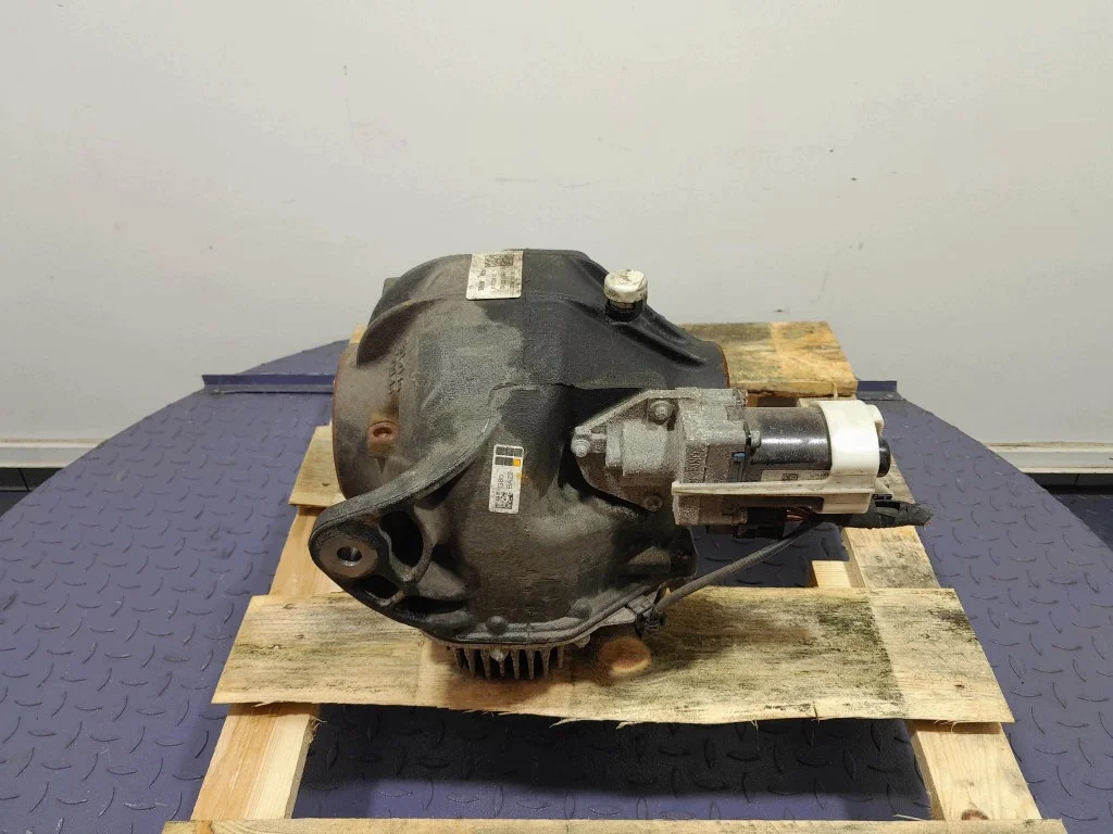 BMW M4 G82 G22 LCI 3.0 B 530 KM Differential image 4