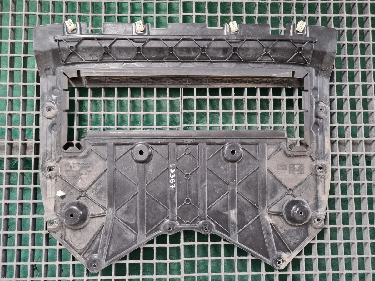 BMW F93 M8 Unterfahrschutz Motor 8060098