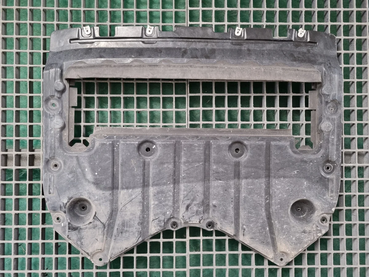 BMW F93 M8 Unterfahrschutz Motor 8060098 image 3