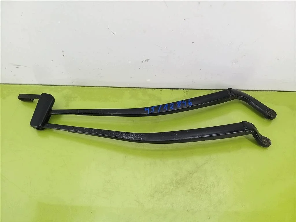 Brazo limpiaparabrisas Audi A2 2000-2005 usado