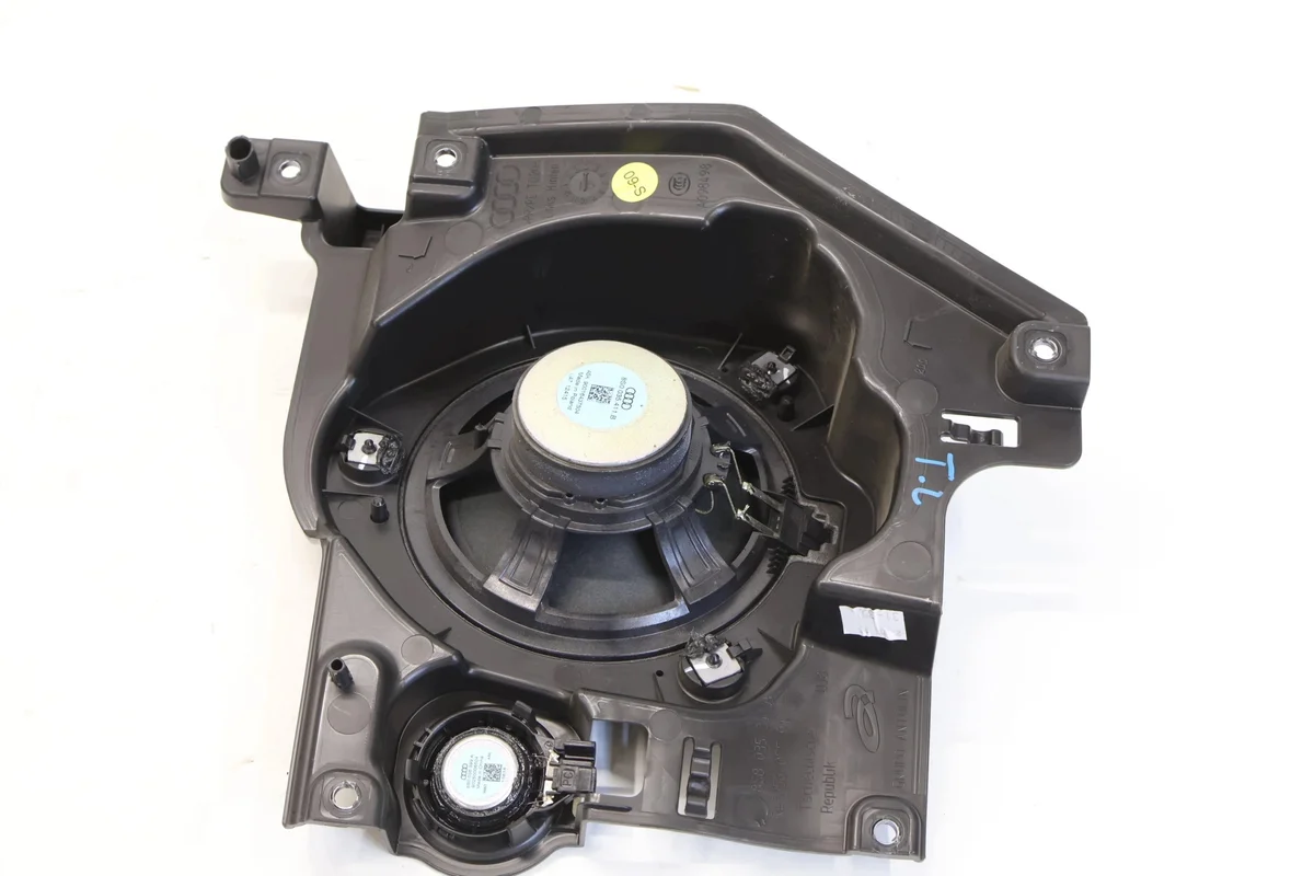 Audi TT 8S altoparlante posteriore sinistro 8S0035411B