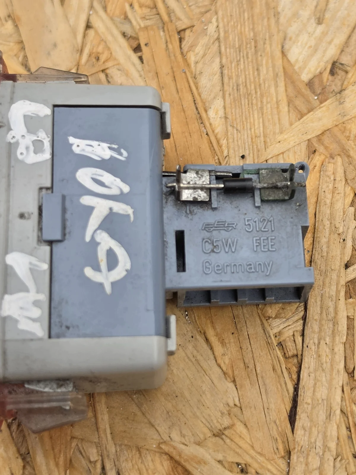 Warnleuchte Links Vorne VW Bora (OEM: 132323131) image 3