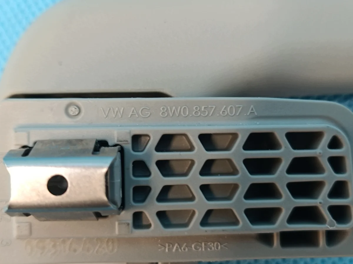 Audi A4 B9 Avant Griff Dachhimmel 8W0857607A image 9