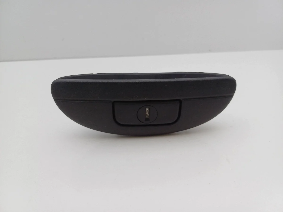 Takaluukun kahva Renault Scenic I