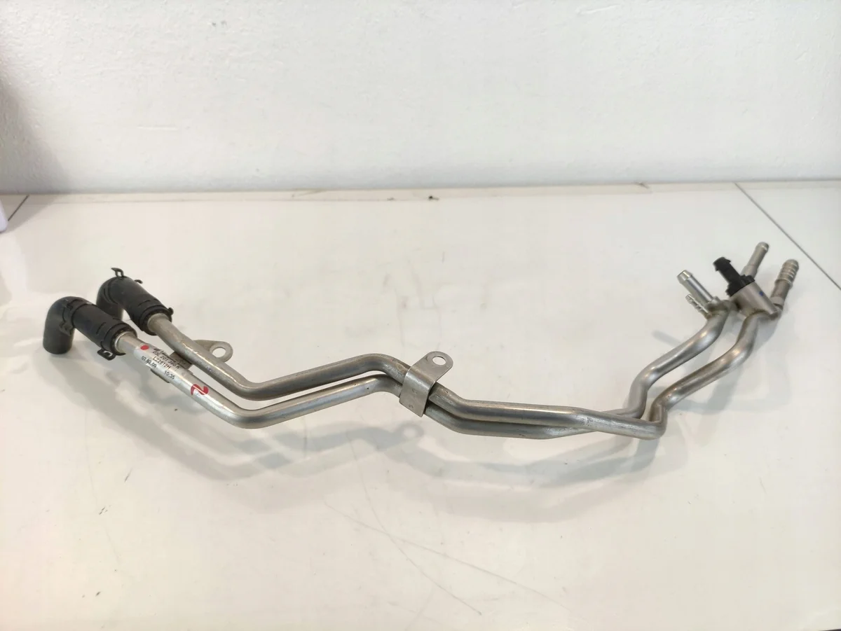 Audi A4 B8 2.0 TDI Pomp Brandstofleiding image 10