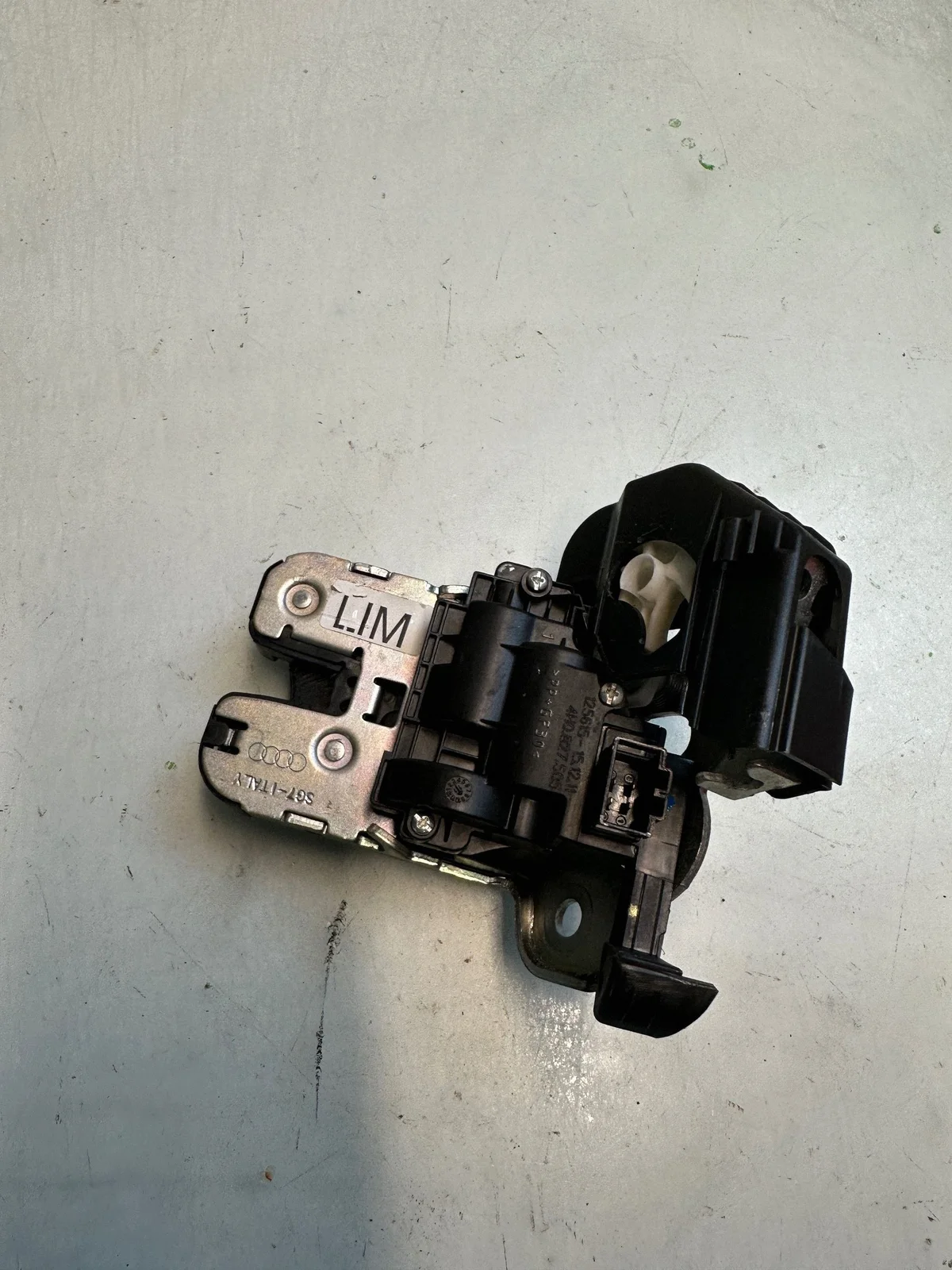 Audi A6 S6 C7 4G Kofferbakslot 4H0827505