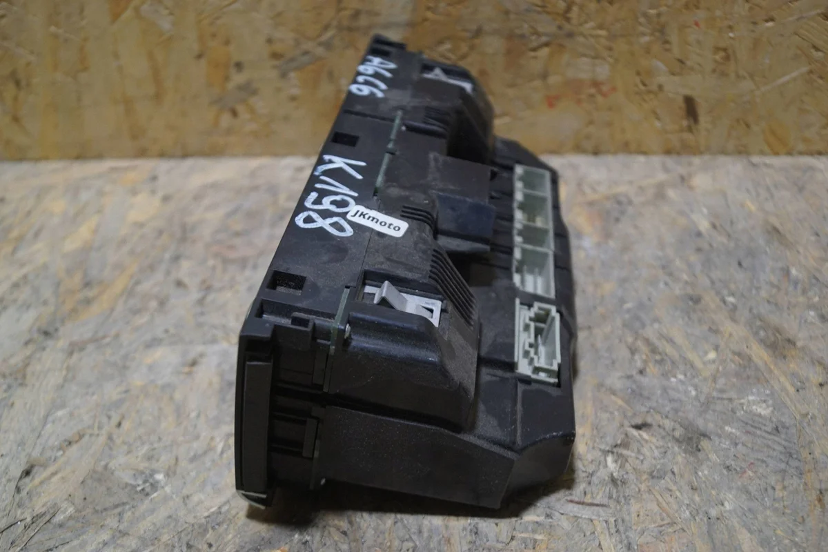 Painel Climatronik Audi A6 C6 4F2820043AA Usado image 9